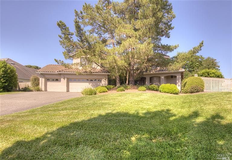 1st image of 1837 Castle Dr