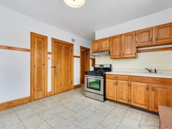 3rd image of 2108 W Armitage Ave APT 2W