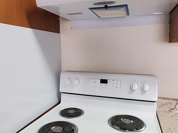 Aberdeen, SD two-bedroom apartment at Elmwood. New appliances. Newly refreshed, clean and quiet. Easy access to shopping, medical services and emergency snow removal routes.