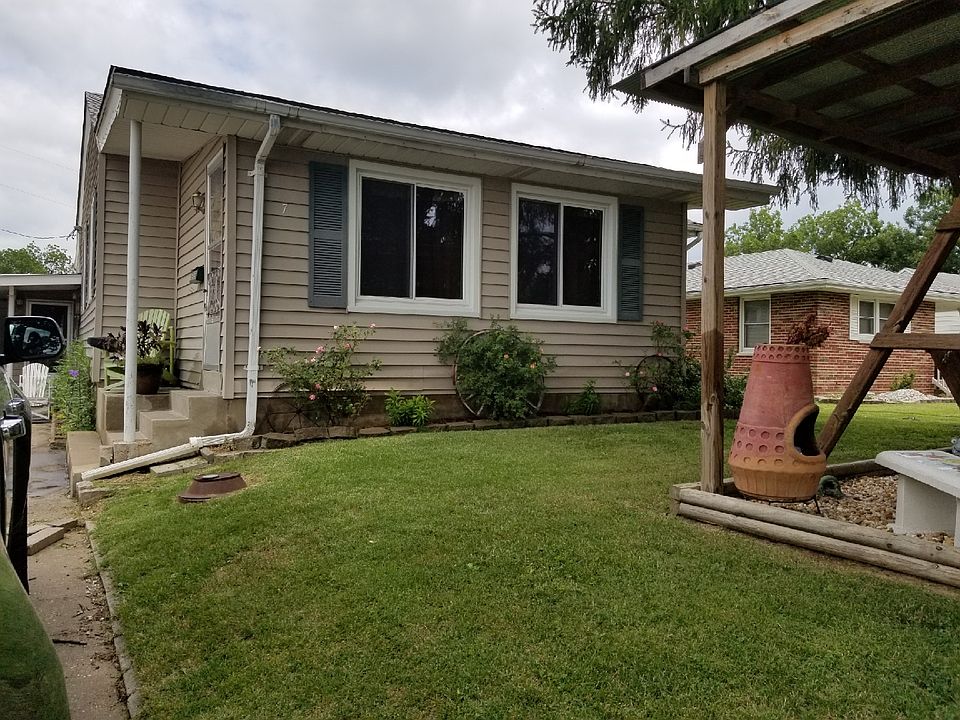 1st image of 7 Linn Dr