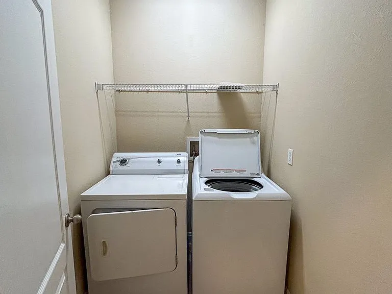 2942 SW 35th Pl #32 — Photo 14