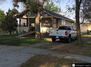826 S 5th St, Douglas, WY 82633