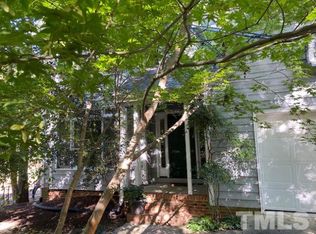 200 Cobblestone Dr, Chapel Hill, NC 27516