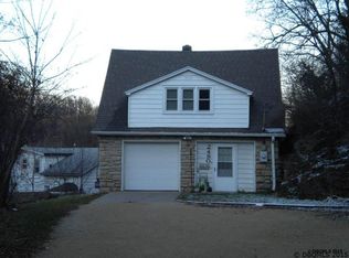 2490 Hempstead St, Dubuque, IA 52001