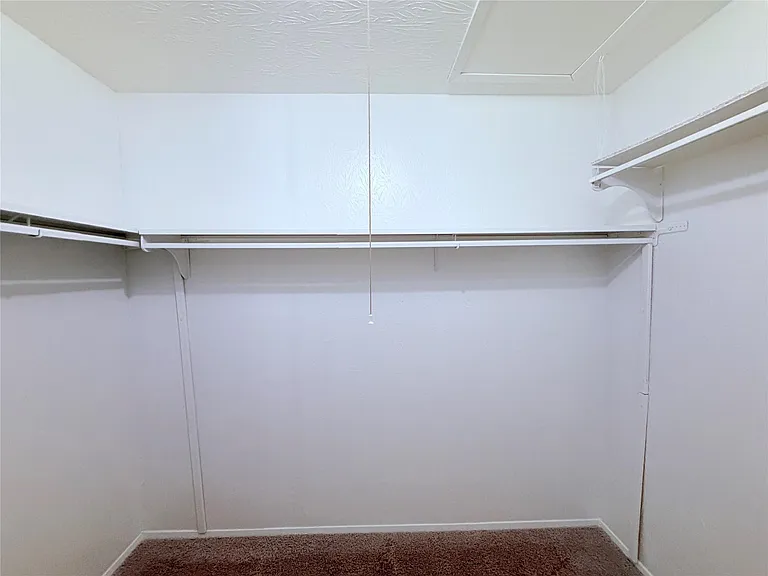 9611 Blue Creek Ln — Photo 23