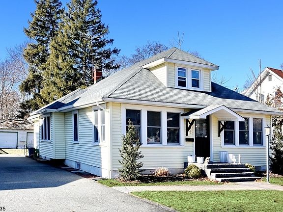 2nd image of 634 Lincoln Ave