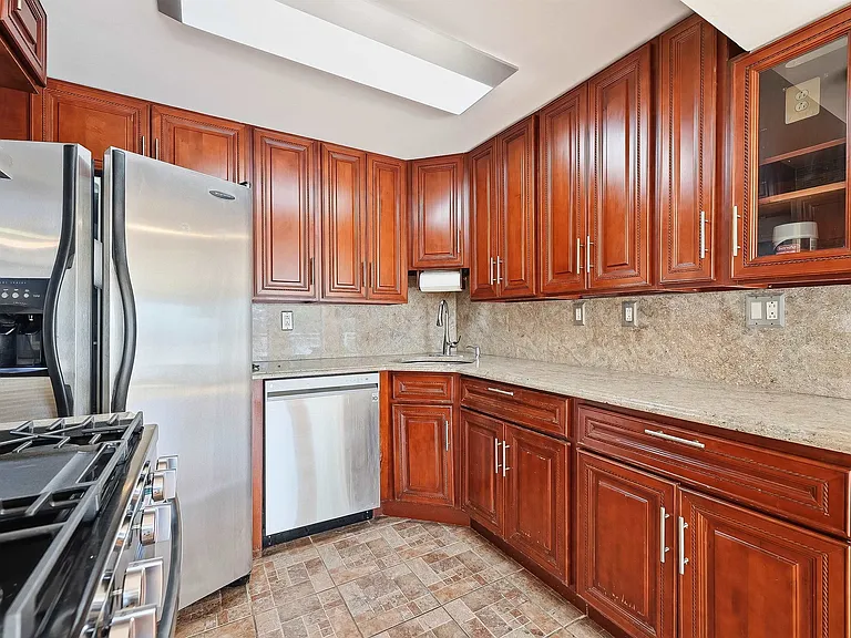 5311 Boulevard E #7 — Photo 13