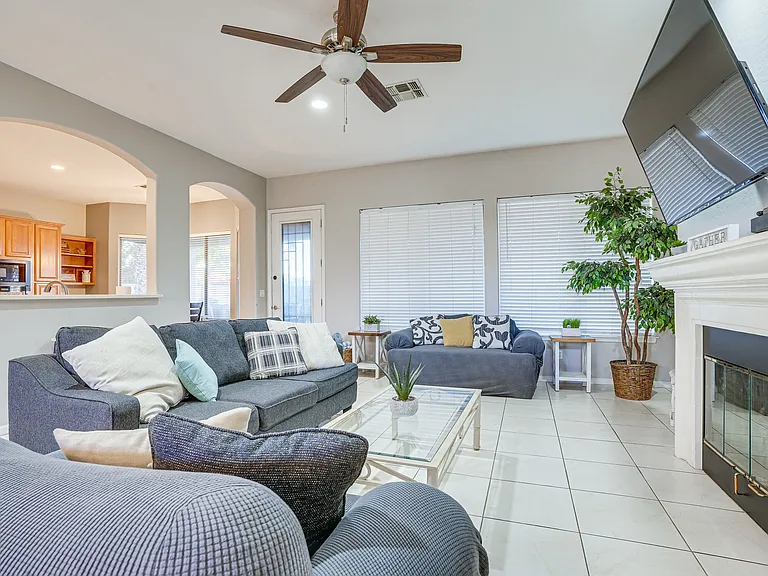 13387 W Coronado Rd — Photo 3