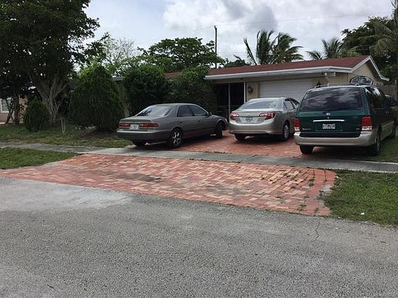 4th image of 3670 SW 23rd St