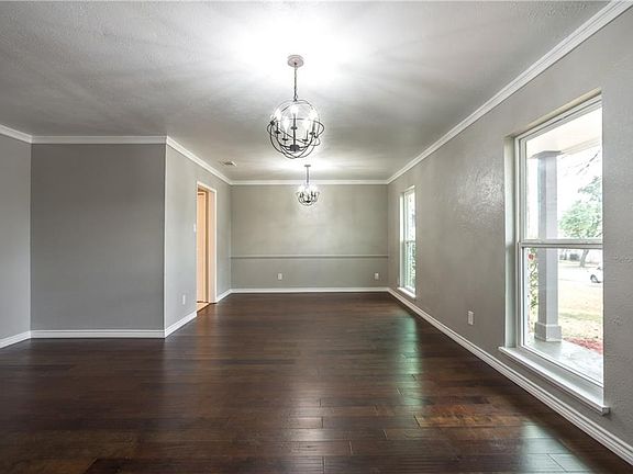 4th image of 2019 Emory Oak Dr