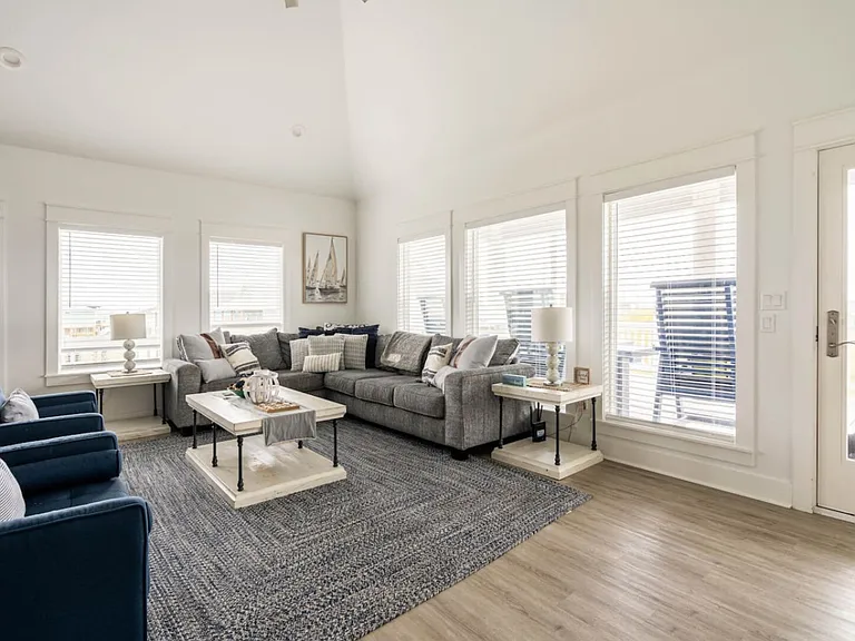 Palm Ridge Dr — Photo 9