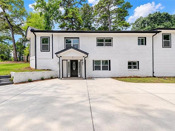 3rd image of 3178 N Druid Hills Rd