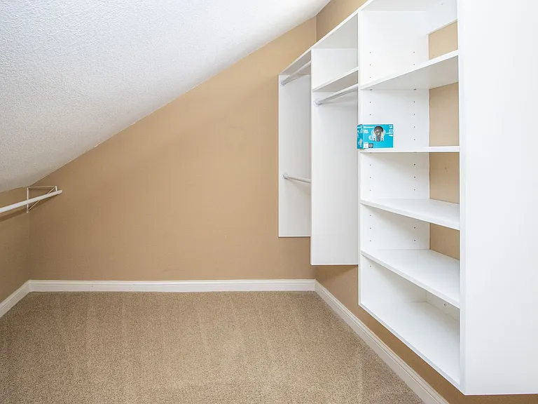 1109 Club Village Dr — Photo 6