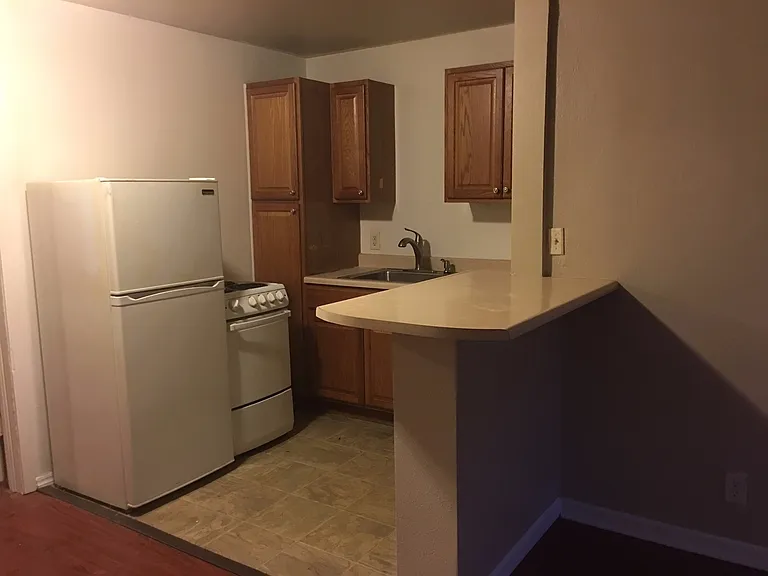 1505 W 6th Ave #D — Photo 2