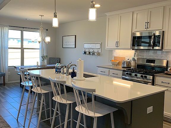 5th image of 3306 E New Haven Pl