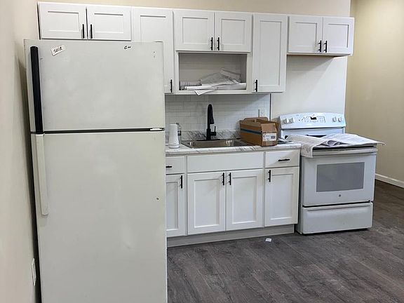 5th image of 810 W Somerset St