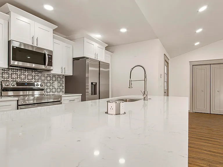 112 N Gayle Ave — Photo 16