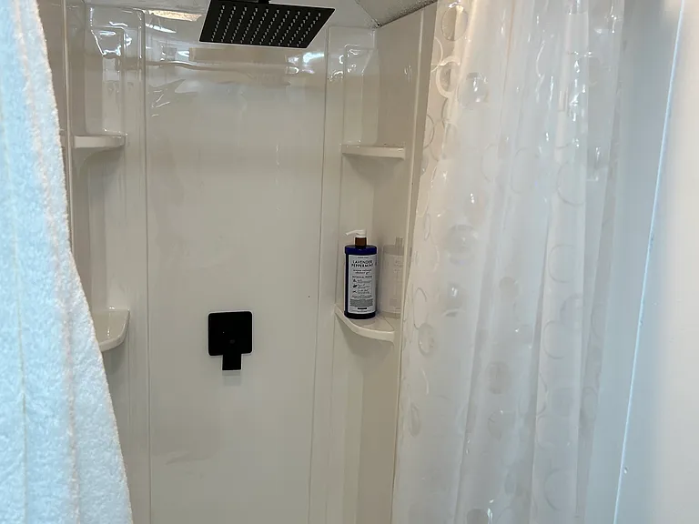W 100th St — Photo 32