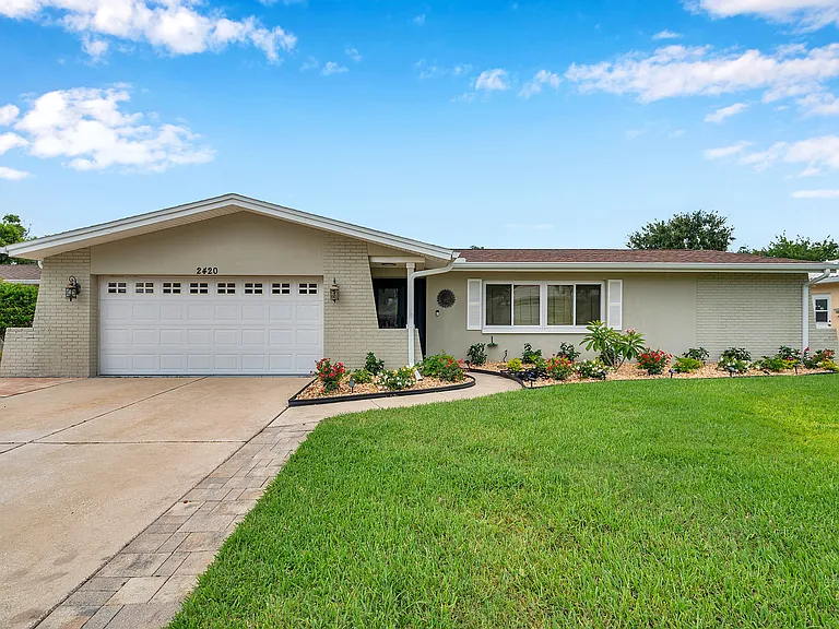 2420 Fairbanks Dr — Photo 22