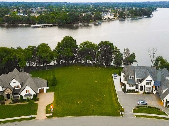 2nd image of 1537 Boardwalk Pl