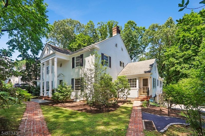 1st image of 260 Fairmount Ave