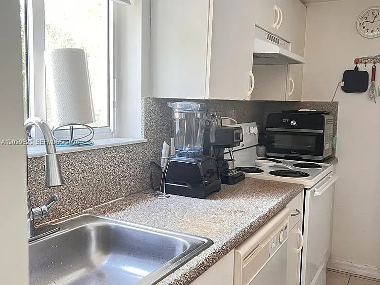 2475 NW Sixteen Street Rd #215 — Photo 7