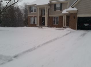 7611 Mapleton Ct, West Bloomfield, MI 48324