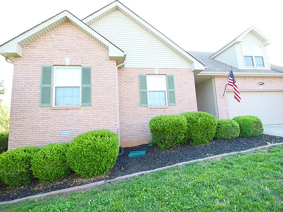 3rd image of 3212 Veranda Cir
