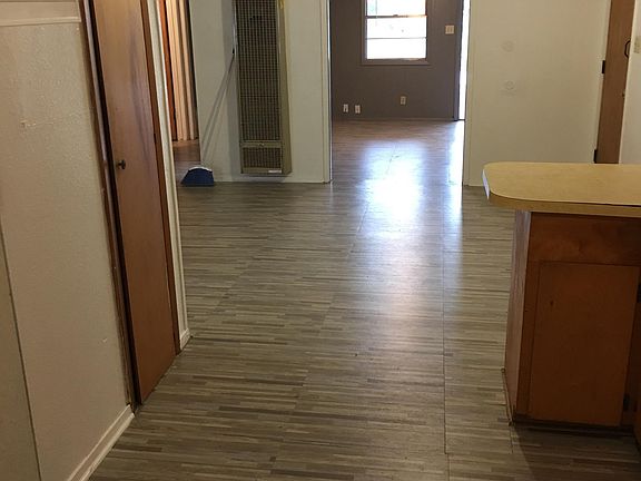 5th image of 202 W Hill Ave