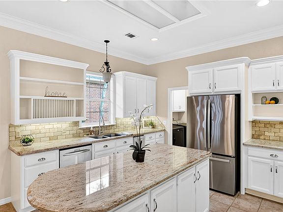 4th image of 4728 Stonebriar Cir