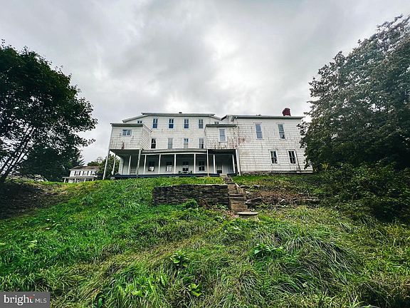 3rd image of 24 Church St