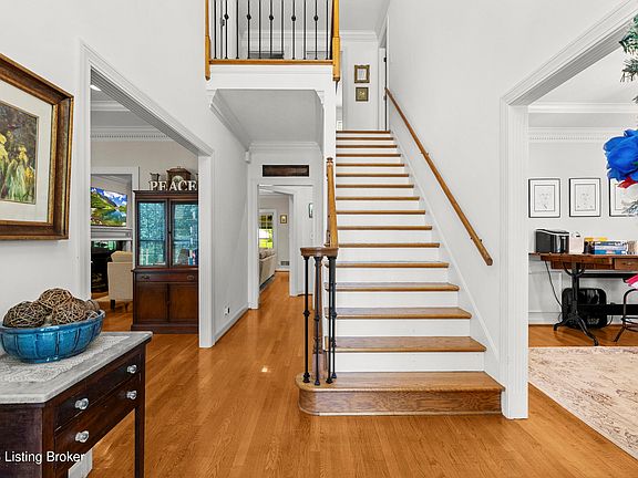 2nd image of 14606 Lake Bluff Pl