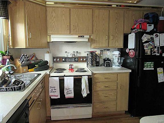 3rd image of 368 N Wolf Creek St