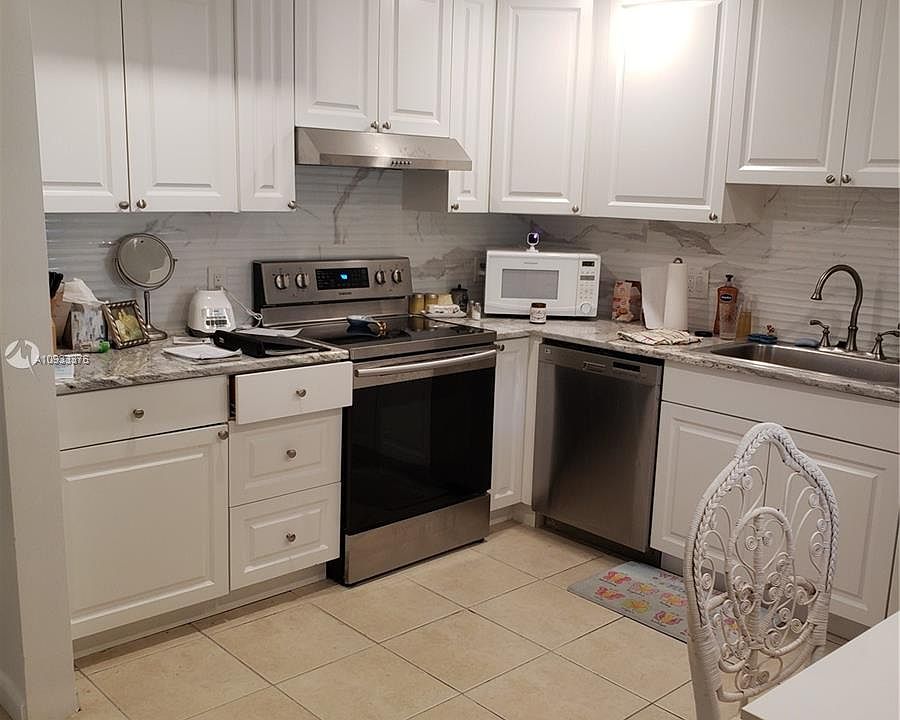 1st image of 341 Lakeview Dr APT 102