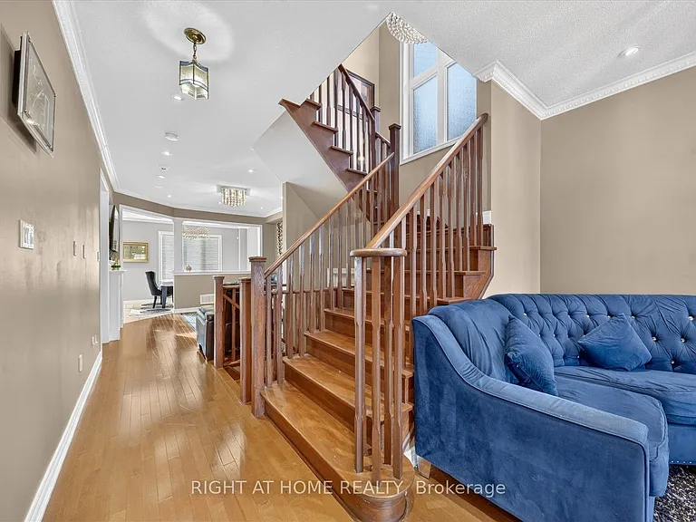 54 Boundbrook Dr — Photo 10