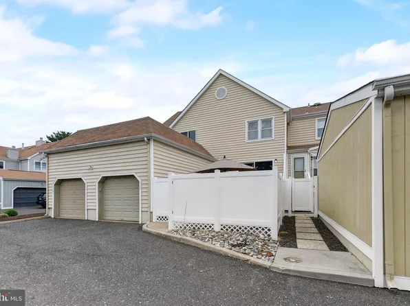 717 Society Hill Blvd, Cherry Hill, NJ 08003