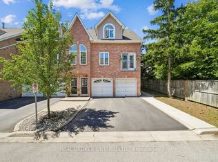 2075 Walkers Line #213, Burlington, ON L7M4G7