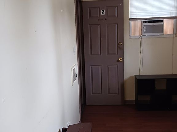 2nd image of 1517 Mount Herman St Room 2