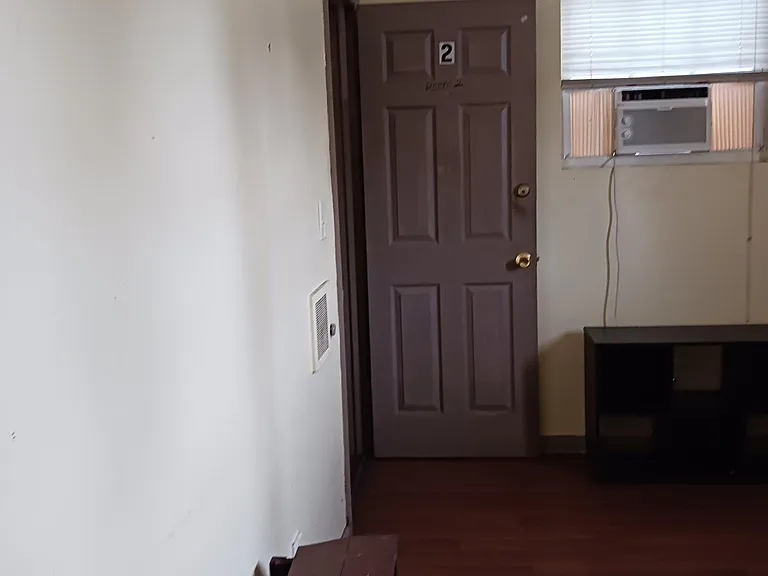 1517 Mount Herman St #2 — Photo 2