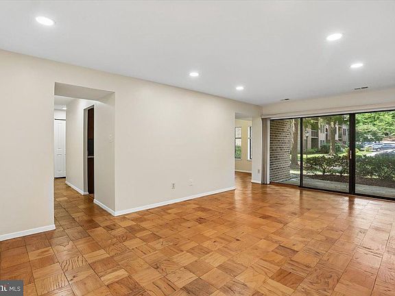 4th image of 5809 Edson Ln APT T4
