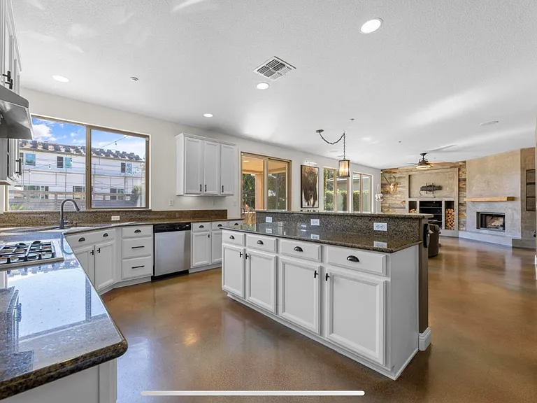 701 Rolling Green Dr — Photo 40