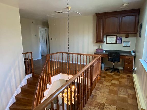 5th image of 1328 Mettler Rd