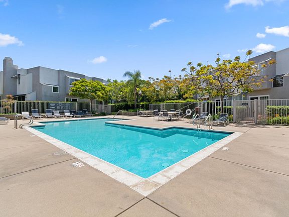 4th image of 501 Herondo St