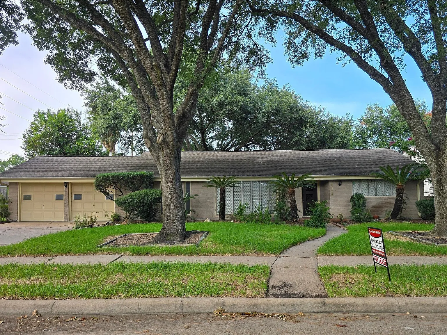 3 bed, 2.0 bath, 2098 sqft, $2,900 — Photo 1