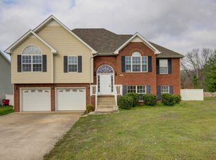 401 Short Bluff Dr, Clarksville, TN 37040