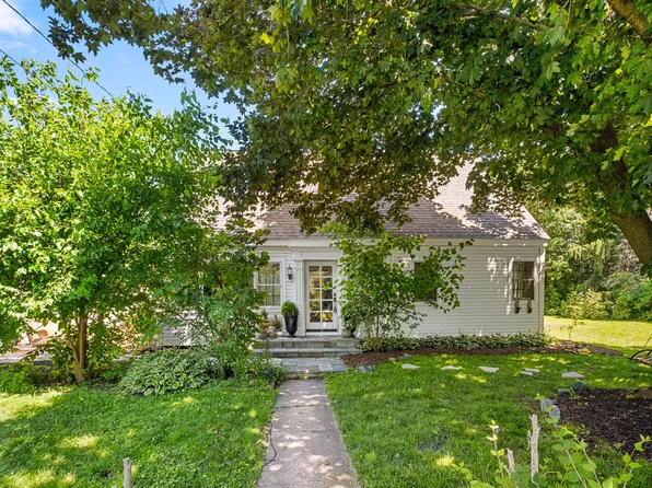 1008 Edward Rd, Prospect Heights, IL 60070