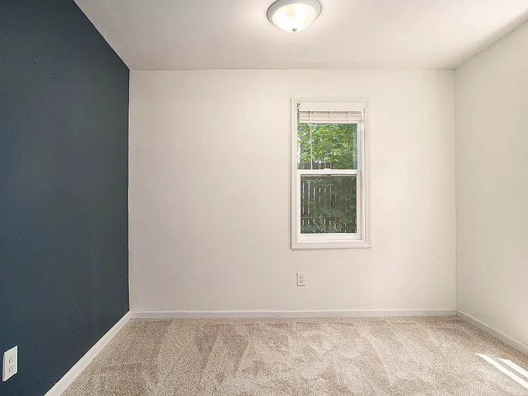 854 Upton Ave — Photo 10