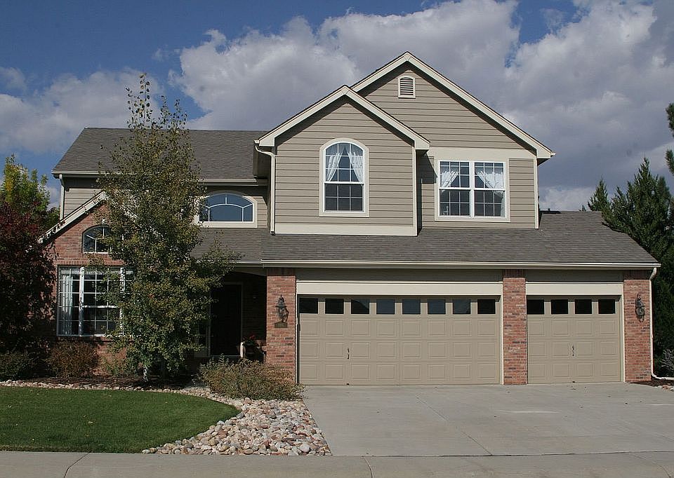 3 Car Garage on Corner Lot