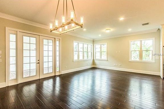 3rd image of 282 W Lyman Ave