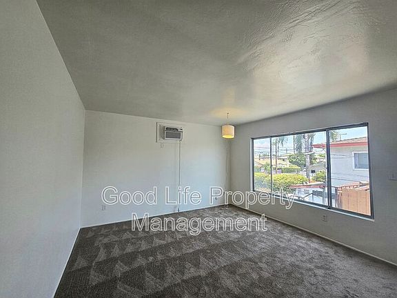 3rd image of 3176 1/2 Adams Ave
